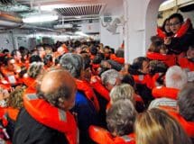 Crowd Management in Spanish